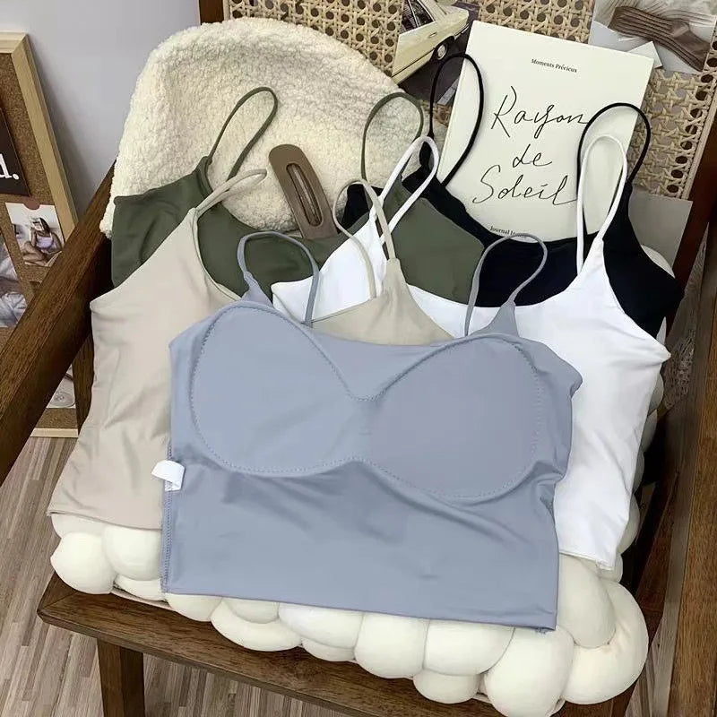 Elegância Casual: A Versatilidade dos Tops Minimalistas